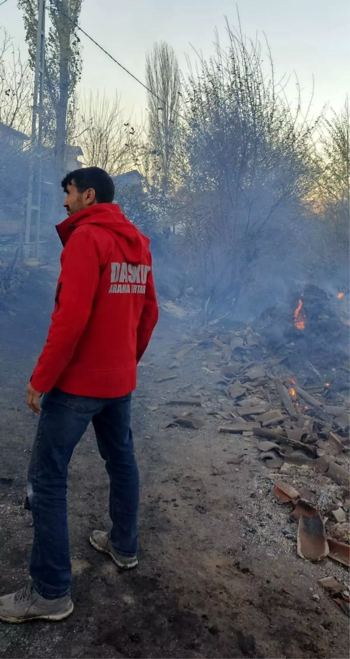 Kütahya’da Çöplükte Yangın: 7 Ev ve 4 Hayvan Barınağı Küle Döndü